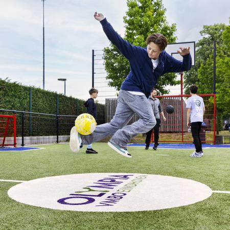 Voetballen op het sportveld