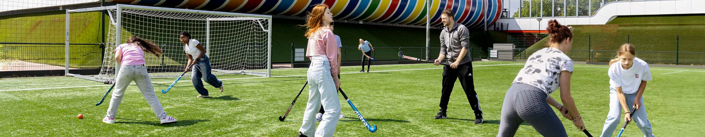 Hockeyen op het sportveld